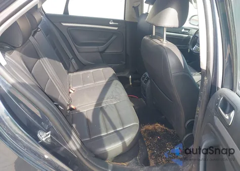 2010 Volkswagen Jetta Limited Edition из США, поврежденный, VIN 3VWRZ7AJ7AM120399